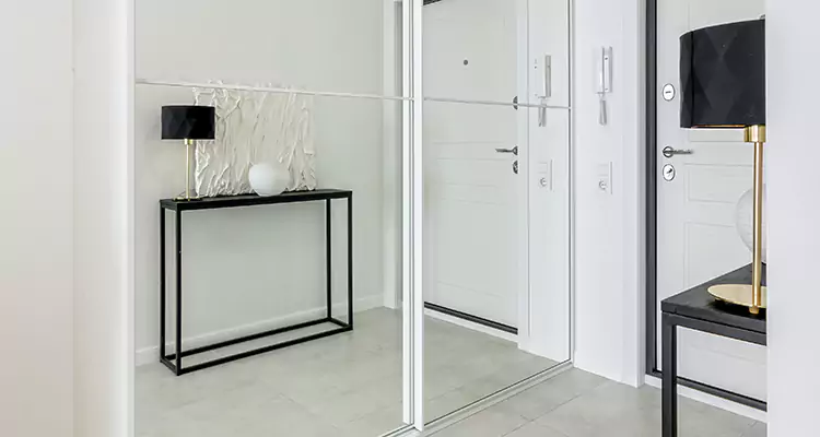 Mirrored Bifold Closet Doors Repair in Pinecrest, FL