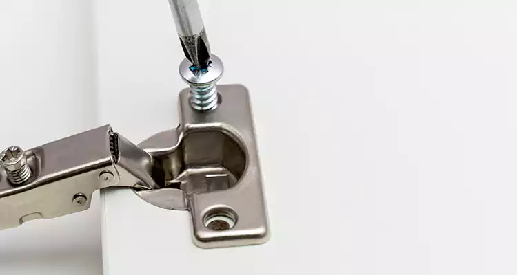 Screen Door Hinge Repair in Pinecrest, FL