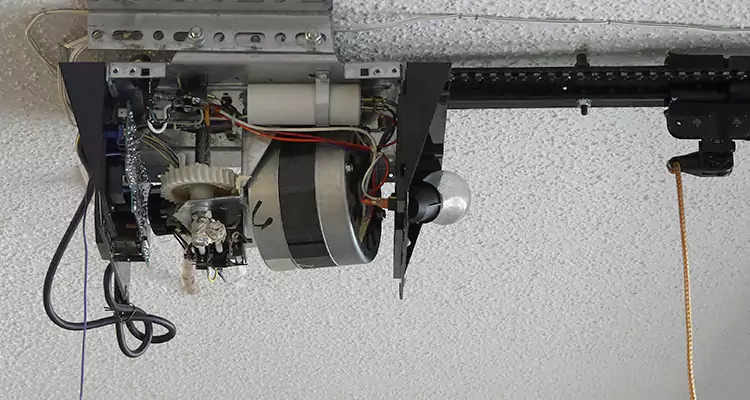 Emergency Garage Door Opener Repair in Pinecrest, FL
