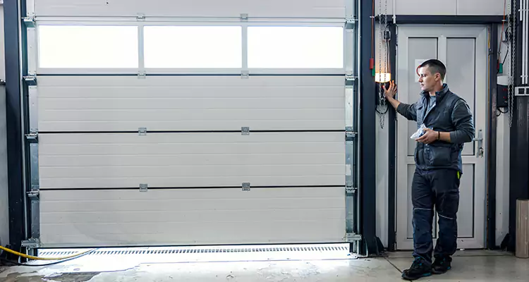 Modern Overhead Door Repair in Pinecrest, FL