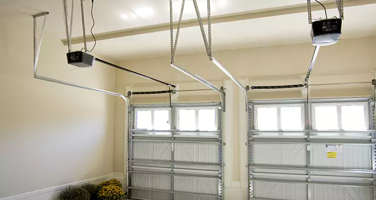 Residential Emergency Garage Door Repair in Pinecrest, FL