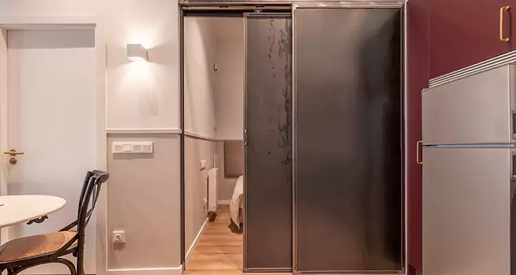 We Fix Closet Sliding Door in Pinecrest, FL 