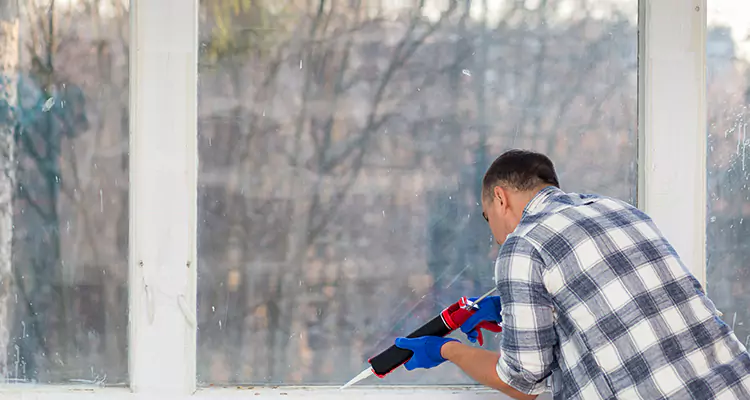 Repair Sliding Closet Doors Not Moving in Pinecrest, FL