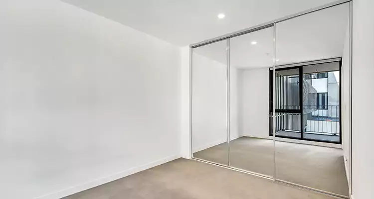 Why Homeowners Choose Us for Sliding Mirror Door Replacement in Pinecrest, FL