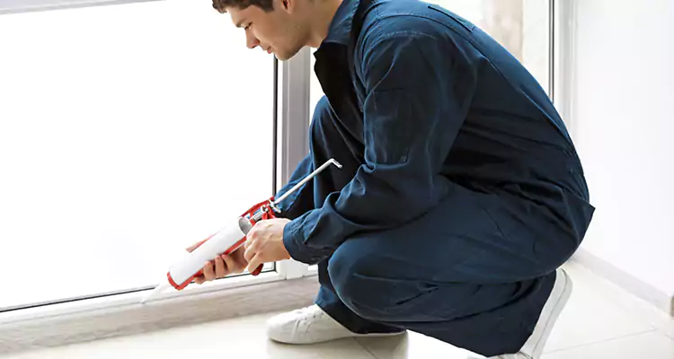 Window Glass Caulk Repair in Pinecrest, FL