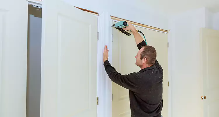 Top Rated Door Fixing ServiceFixing Garage Door Track in Pinecrest, FL