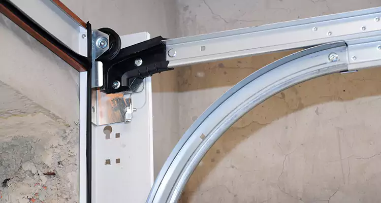 Maintain Liftmaster Garage Door Off Track in Pinecrest, FL