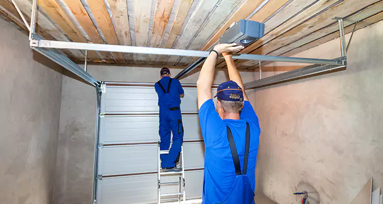 Garage Door Opener Technician in Pinecrest, FL
