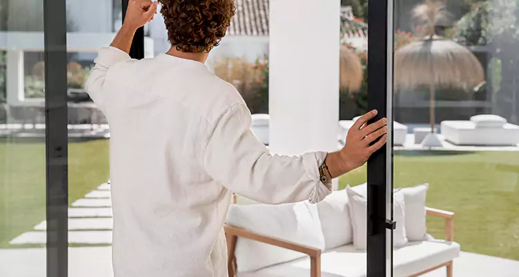 Sliding Screen Door Maintenance for Closing Issues in Pinecrest, FL