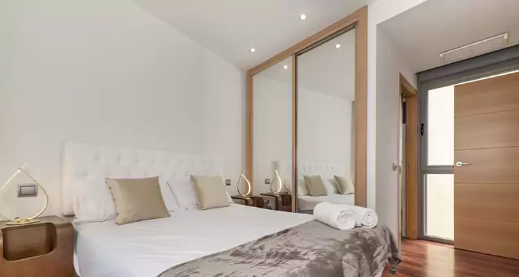 Sliding Wardrobe Door Mirror Replacement in Pinecrest, FL